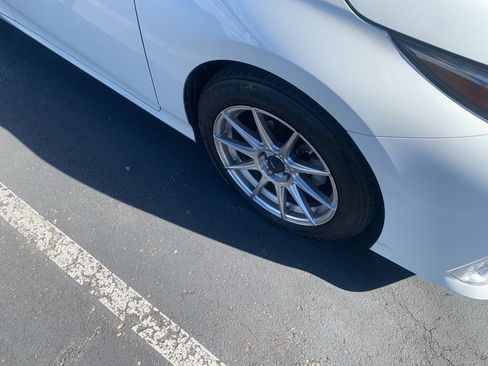 Used 2019 Toyota Prius Prime Premium image 5