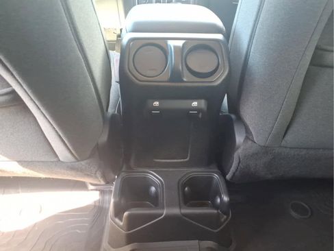 Used 2025 Jeep Wrangler Unlimited Sport AWD/4WD image 30