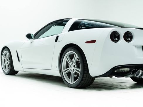 Used 2009 Chevrolet Corvette Coupe image 19