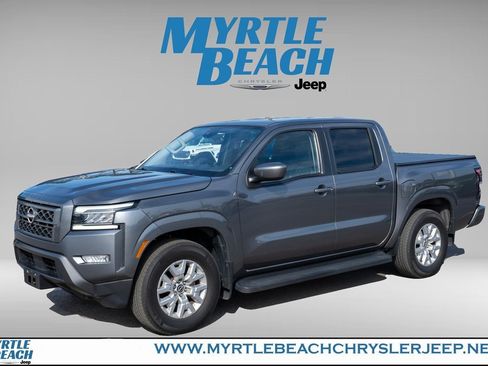 Used 2022 Nissan Frontier SV w/ SV Premium Package image 2