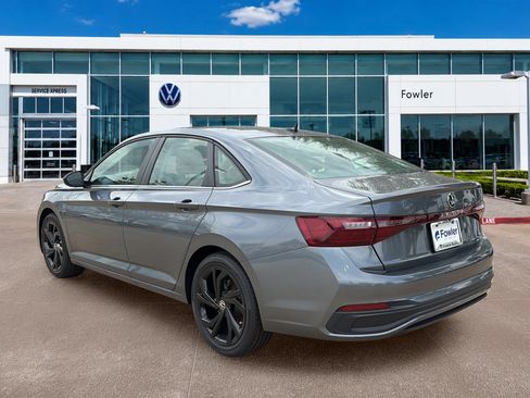 New 2026 Volkswagen Jetta SE FWD image 7