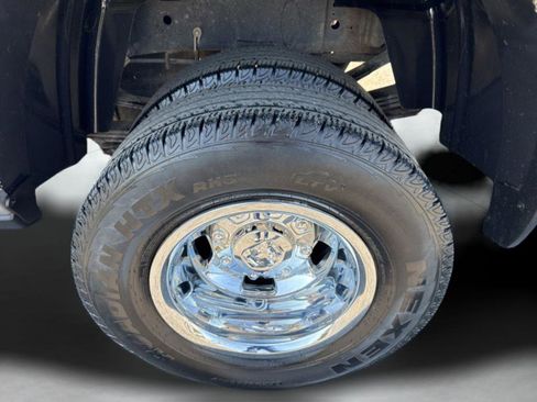 Used 2024 RAM 3500 Tradesman w/ Chrome Appearance Group image 25