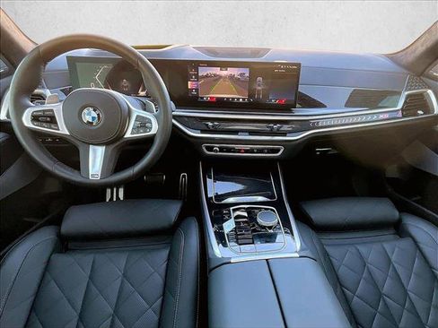 Used 2026 BMW X5 sDrive40i w/ M Sport Package image 16