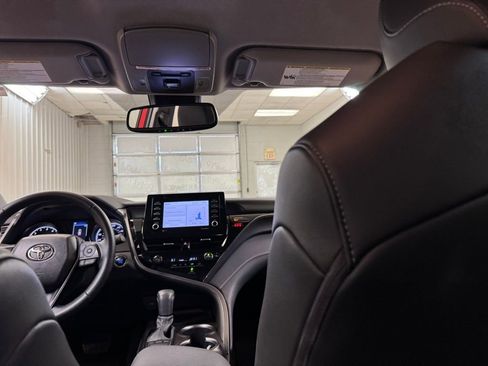 Used 2023 Toyota Camry SE w/ Convenience Package image 19