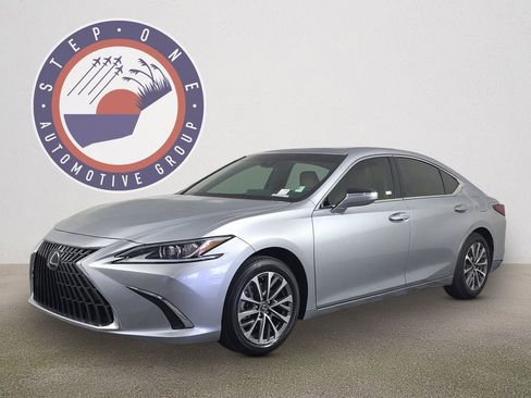 Used 2025 Lexus ES 350 w/ Accessory Package (Z2) image 2