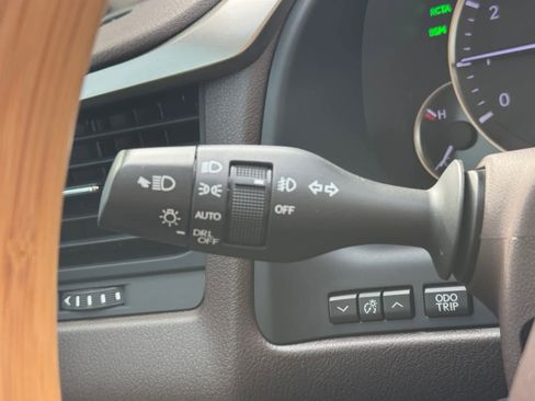 Used 2019 Lexus RX 350L w/ Premium Package image 21