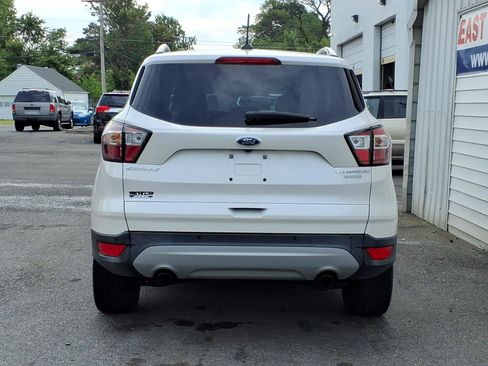 Used 2018 Ford Escape Titanium w/ Ford Safe & Smart Package FWD image 4