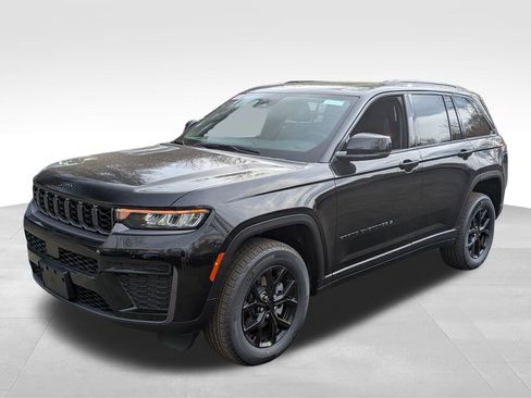 New 2026 Jeep Grand Cherokee Altitude image 7