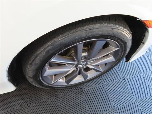 Used 2021 Honda Civic EX image 9