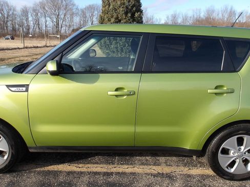 Used 2015 Kia Soul image 28