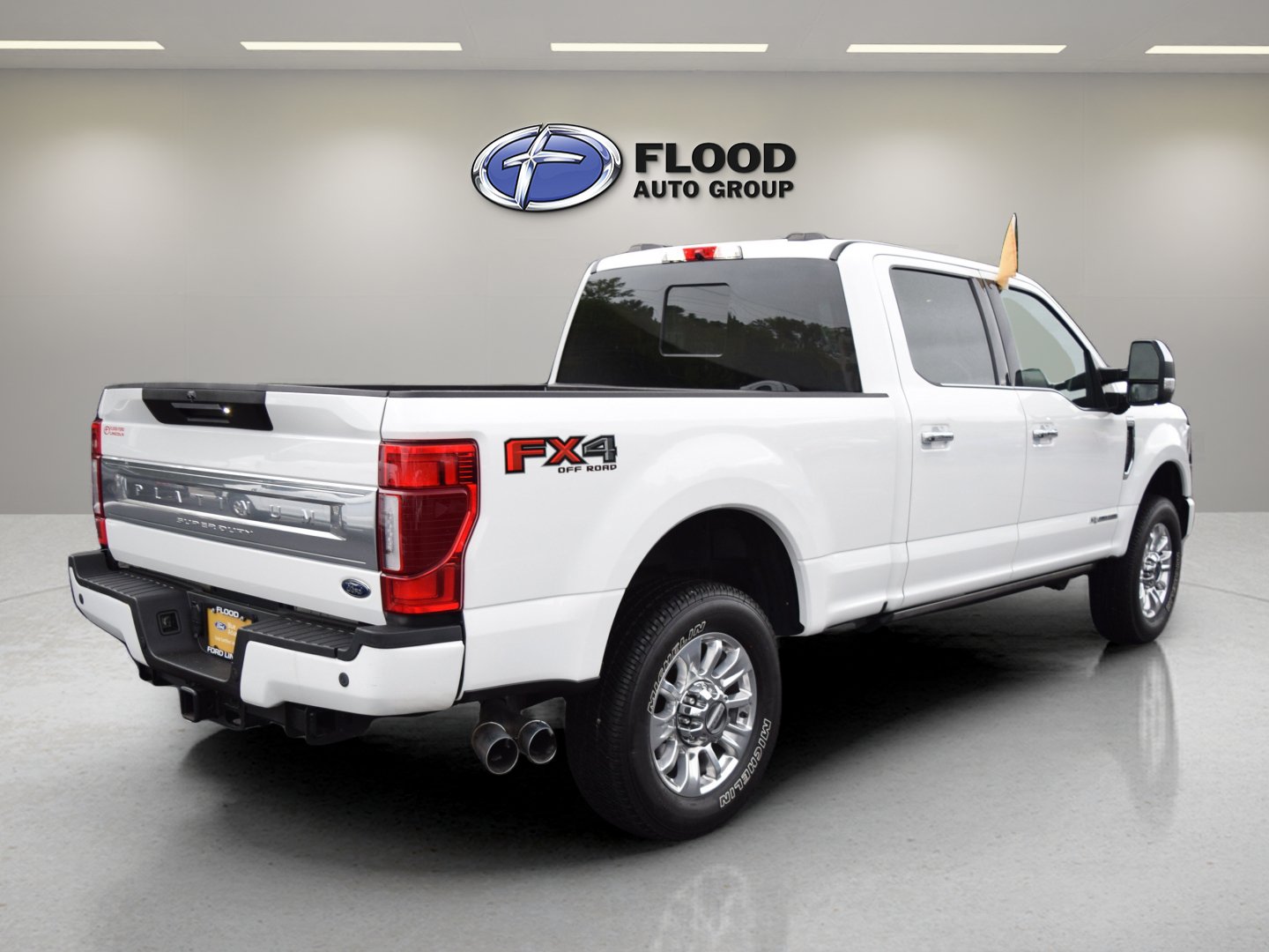 Used 2022 Ford F350 Platinum w/ FX4 Off-Road Package AWD/4WD image 4
