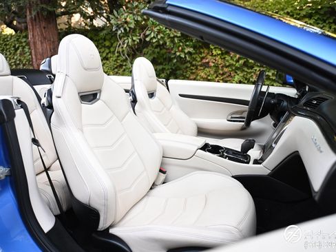 Used 2016 Maserati GranTurismo Sport image 16