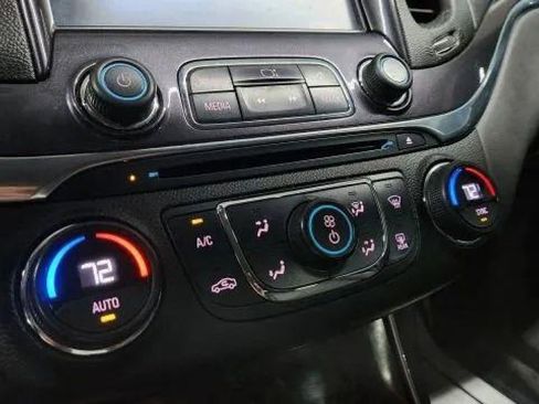 Used 2015 Chevrolet Impala LT w/ Convenience Package FWD image 34