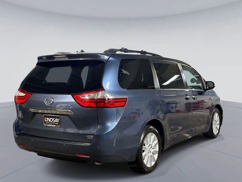 Used 2017 Toyota Sienna Limited Premium AWD/4WD image 10