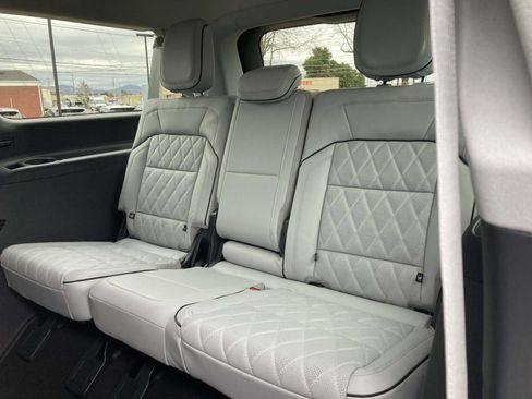 New 2025 Lincoln Navigator L Black Label image 15