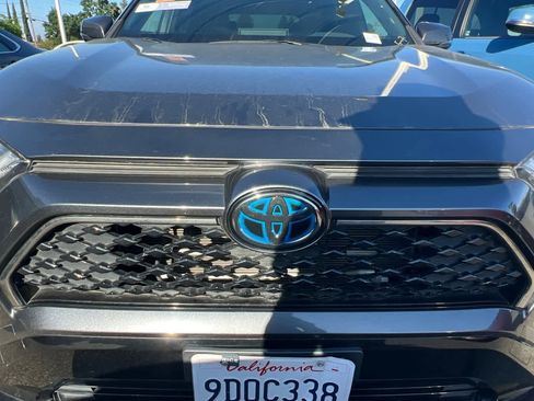 Used 2022 Toyota RAV4 SE w/ Carpet Mat Package (TMS) AWD/4WD image 12