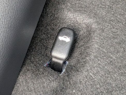 New 2025 Nissan Versa SV image 26