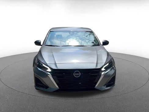 Used 2025 Nissan Altima 2.5 SV FWD image 4