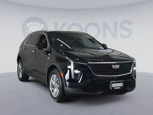 Used 2024 Cadillac XT4 Premium Luxury image 4
