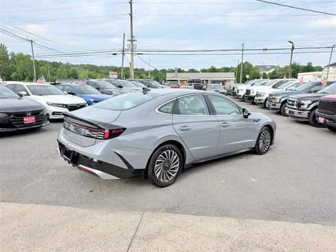 Used 2025 Hyundai Sonata SEL FWD image 6
