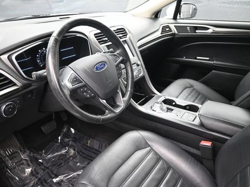 Used 2017 Ford Fusion SE w/ Fusion SE Technology Package FWD image 21