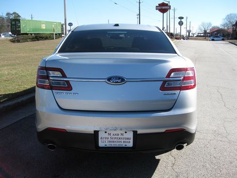 Used 2013 Ford Taurus SE image 6