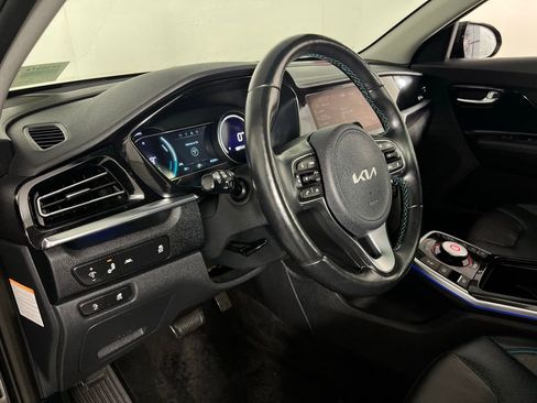 Used 2022 Kia Niro EX Premium w/ Cold Weather Package image 23