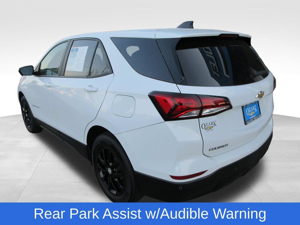 Used 2024 Chevrolet Equinox LS w/ LS Convenience Package FWD image 3