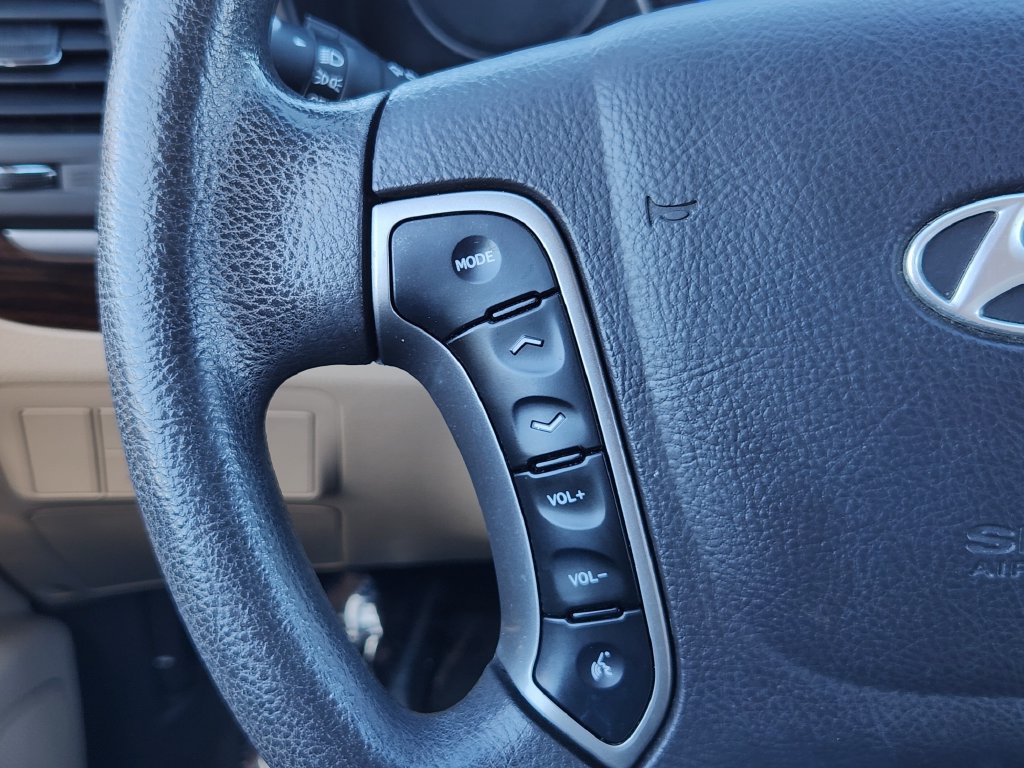 Used 2010 Hyundai Santa Fe GLS AWD/4WD image 17