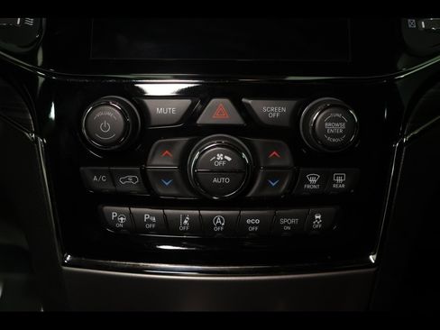 Used 2019 Jeep Grand Cherokee Limited X image 16