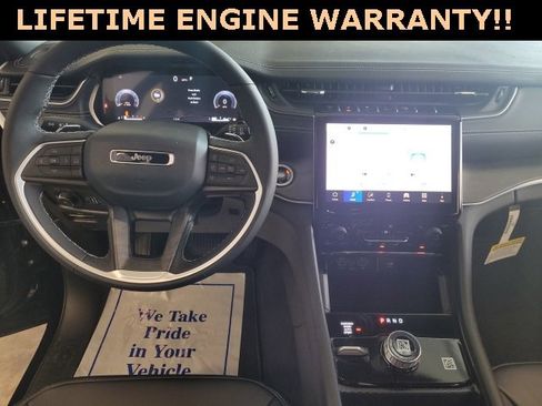 New 2025 Jeep Grand Cherokee Limited w/ Black Appearance Package image 3