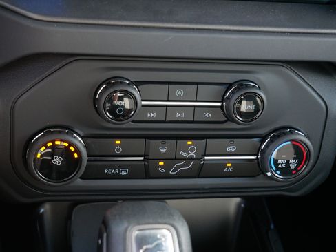 Used 2025 Ford Bronco 2-Door AWD/4WD image 23