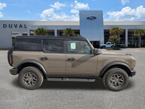 New 2025 Ford Bronco Badlands AWD/4WD image 3