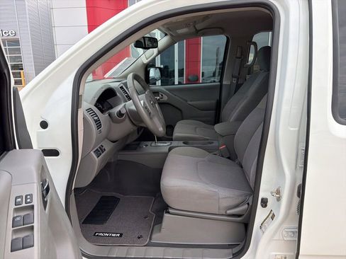 Used 2020 Nissan Frontier SV RWD image 14