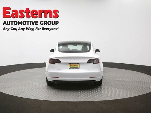 Used 2021 Tesla Model 3 Standard Range Plus image 31