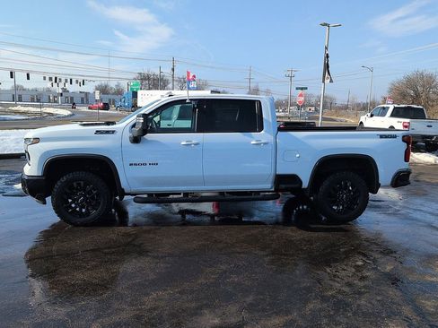 Used 2025 Chevrolet Silverado 2500 LTZ w/ Trail Boss Package image 4