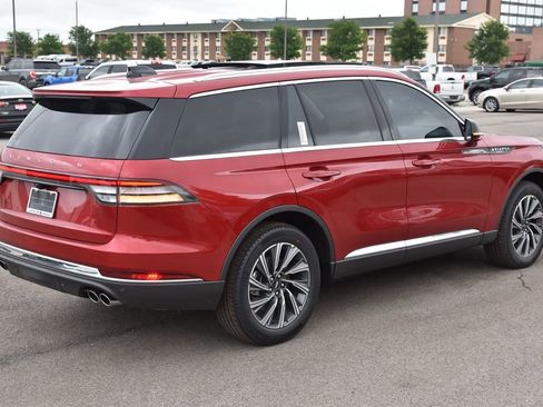 New 2026 Lincoln Aviator AWD image 6