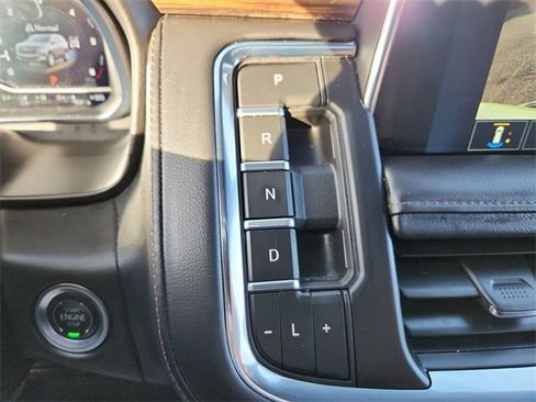 Certified 2024 Chevrolet Suburban High Country image 15