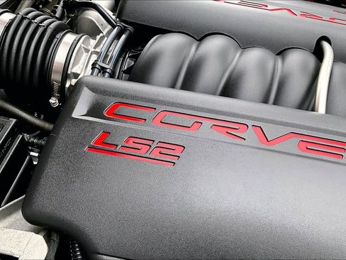 Used 2006 Chevrolet Corvette Coupe w/ Roof Package image 27