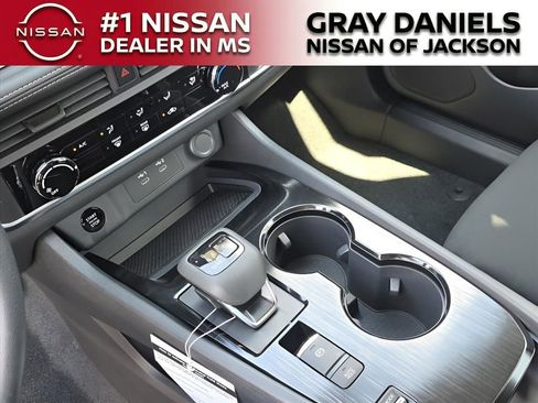 New 2026 Nissan Rogue S image 17