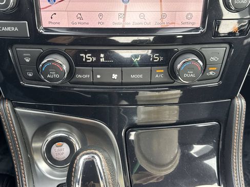 Used 2023 Nissan Maxima SR w/ Sport Mat Group FWD image 19