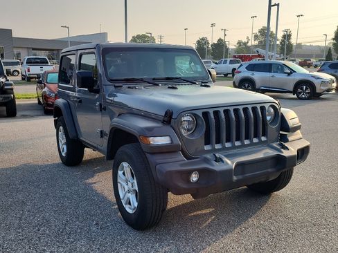 Used 2021 Jeep Wrangler Sport AWD/4WD image 9