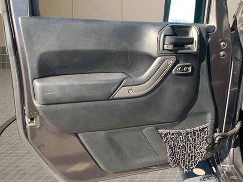 Used 2018 Jeep Wrangler Unlimited Sport S image 16