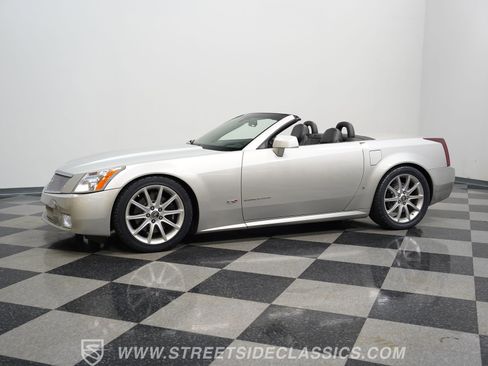 Used 2006 Cadillac XLR V image 6