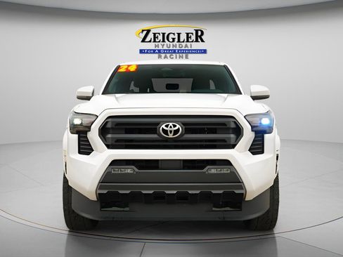 Used 2024 Toyota Tacoma SR5 AWD/4WD image 2