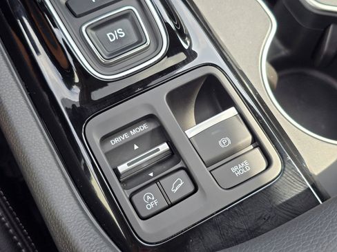 Certified 2024 Honda Pilot Touring image 29