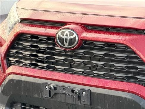 Used 2024 Toyota RAV4 XLE w/ Convenience Package image 5