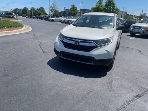 Used 2018 Honda CR-V LX image 2