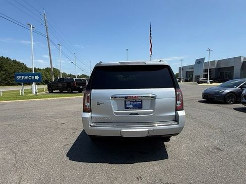 Used 2019 GMC Yukon XL Denali w/ Denali Ultimate Package RWD image 5