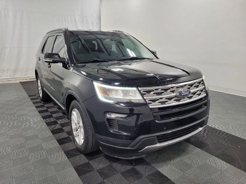 Used 2018 Ford Explorer XLT w/ Equipment Group 202A FWD image 13